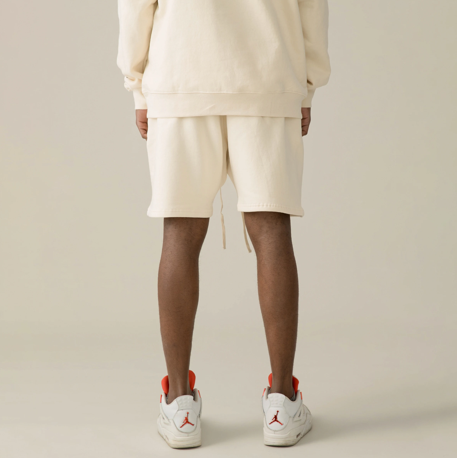 Fleece lined Oversized Sweatshorts [Beige]